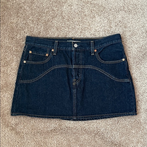 Levi’s Icon Western Yoke Mini Skirt - Picture 2 of 10